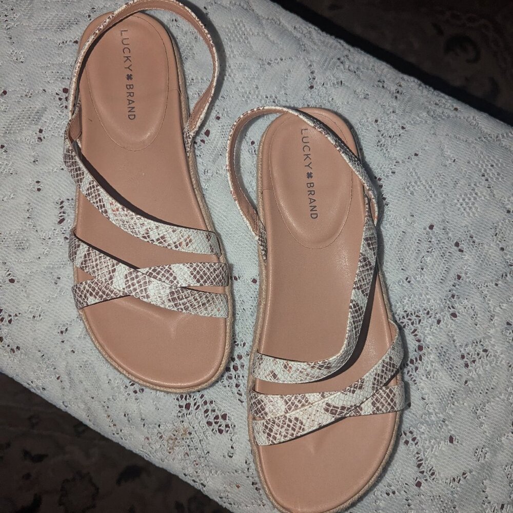 New Lucky Brand women's size 9.5M snake print sandals
